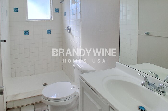 Building Photo - 9923 Woodridge Ct