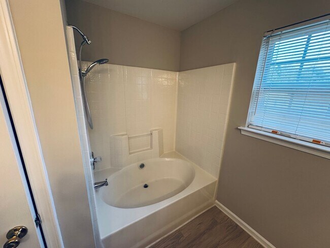 Building Photo - 7136 Roaming Path Ct