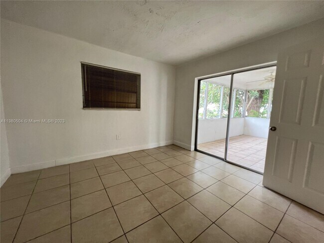 Building Photo - 6886 NW 27th Ct