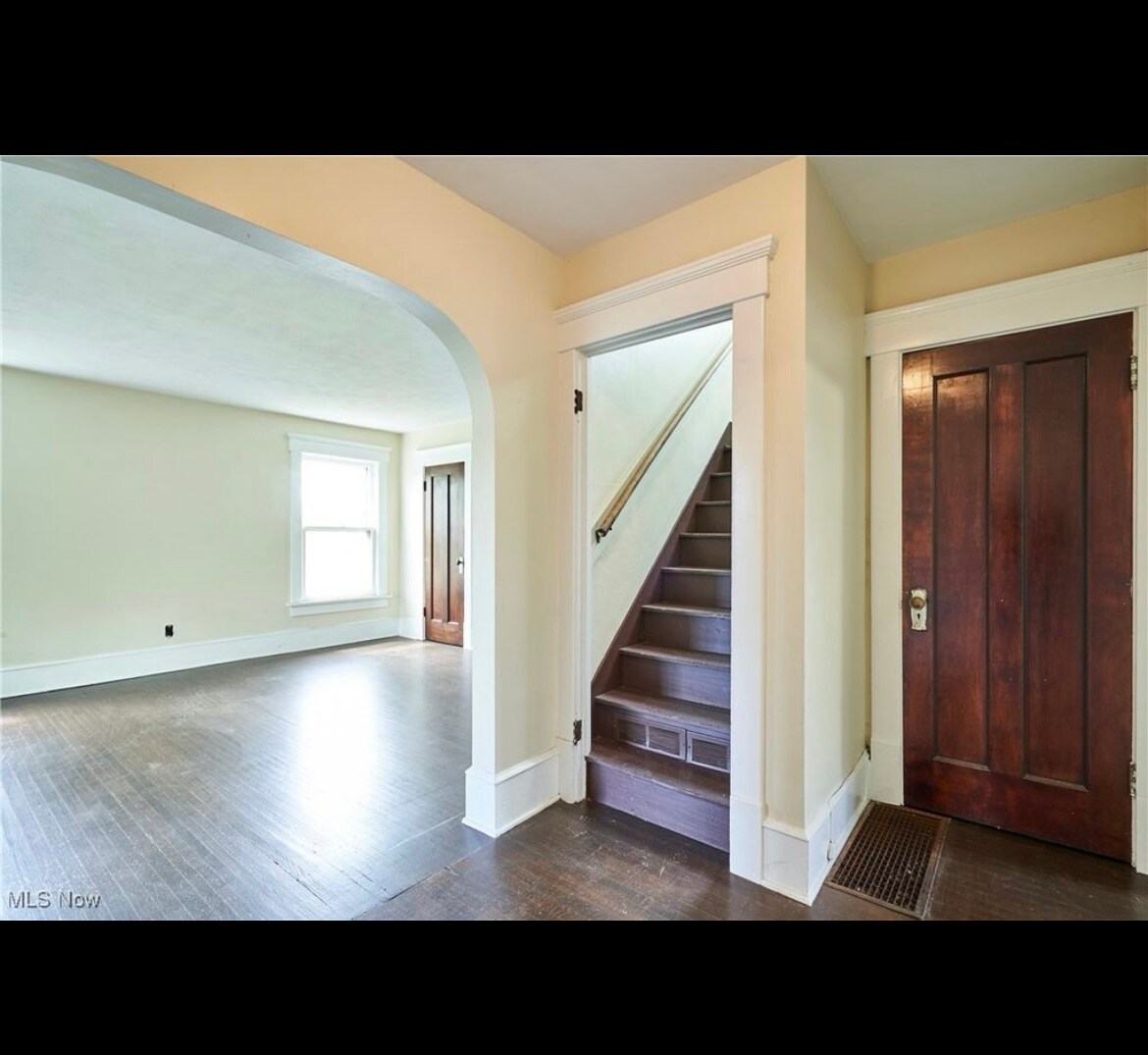 Building Photo - 1727 Woodland Ave NW