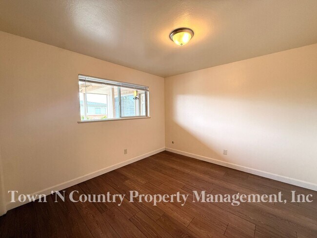 Building Photo - 239 W Alvin Dr