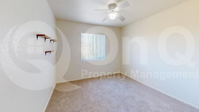 Building Photo - 1351 Burdock Dr S