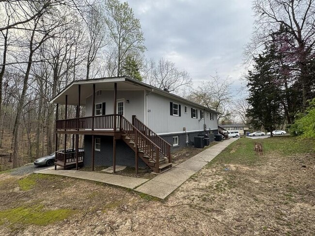 Building Photo - 109 E Holston Ln