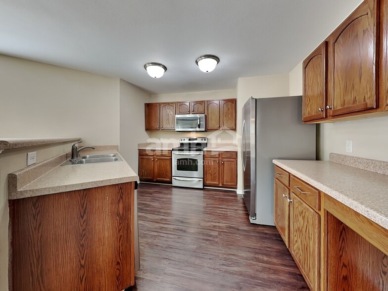 Building Photo - 1320 Perga Ct