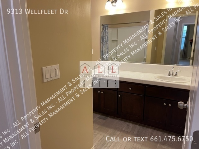 Building Photo - 9313 Wellfleet Dr