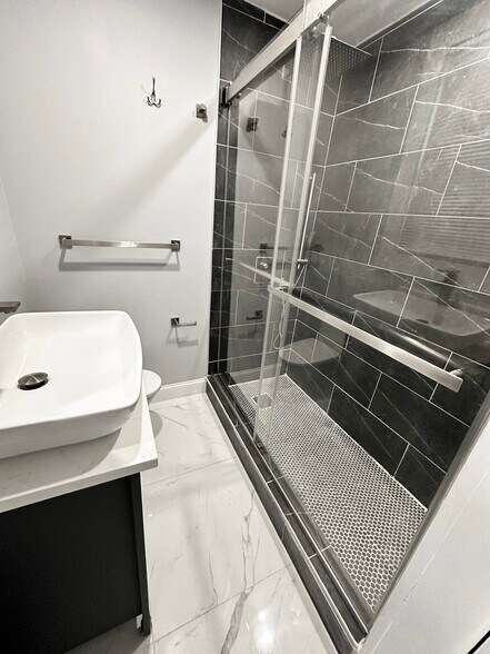 Bathroom - 19 Parkview Ter