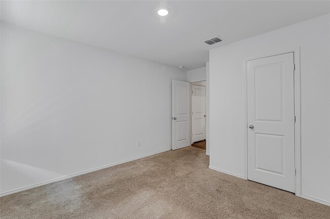 Building Photo - 1105 Wildflower St