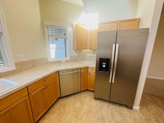 Building Photo - Exceptionally maintained Single level 3 bedroom home available soon!