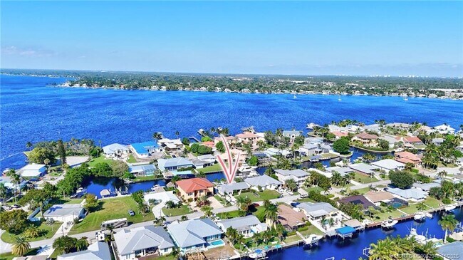 Building Photo - 1425 SW Egret Way