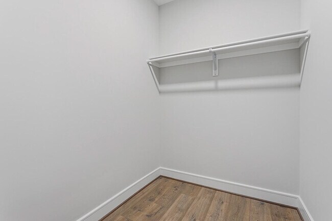 Building Photo - 635 Slaters Ln