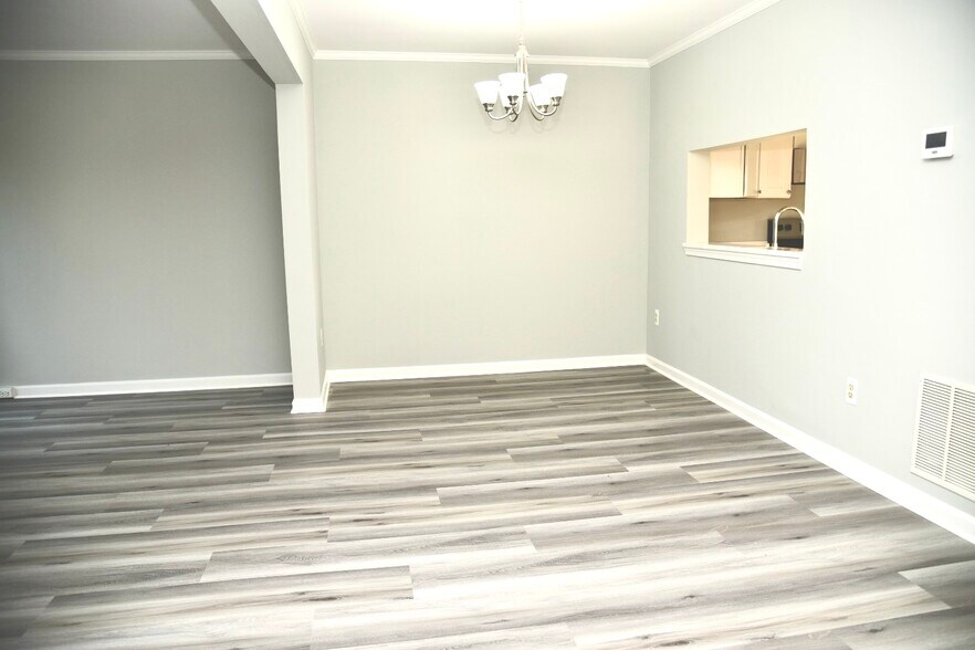 Building Photo - 6731 Sandpiper Ct