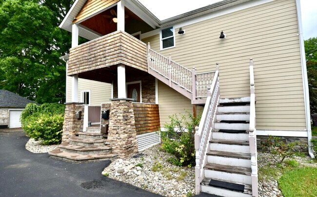 Building Photo - 127 Beekman St