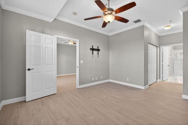 Building Photo - 160 Village Blvd