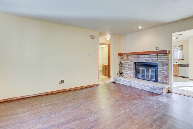 Building Photo - 1804 Oliver Dr