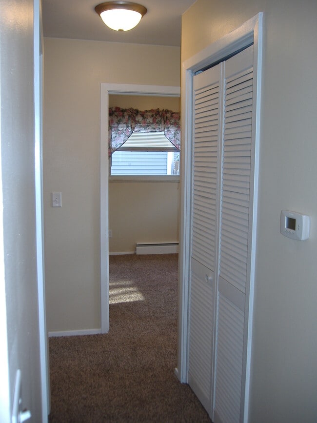 Building Photo - 717 6th Ave