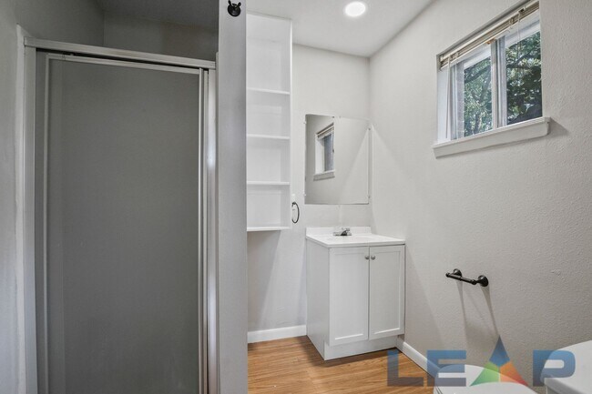 Building Photo - Welcoming 4 Bed 4 Bath Beautiful Brick Home near UNT and TWU!