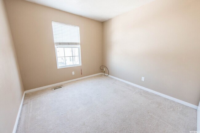Building Photo - 2037 N 2125 W