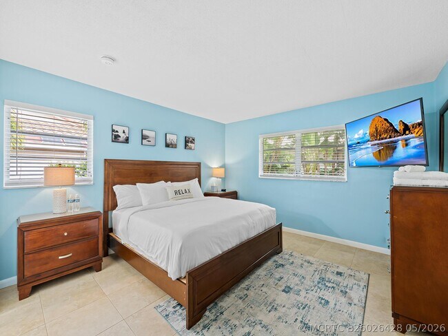 Building Photo - 3240 Spanish River Dr