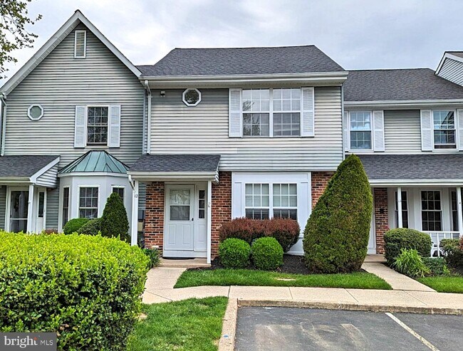Building Photo - 12 Ardsley Ct