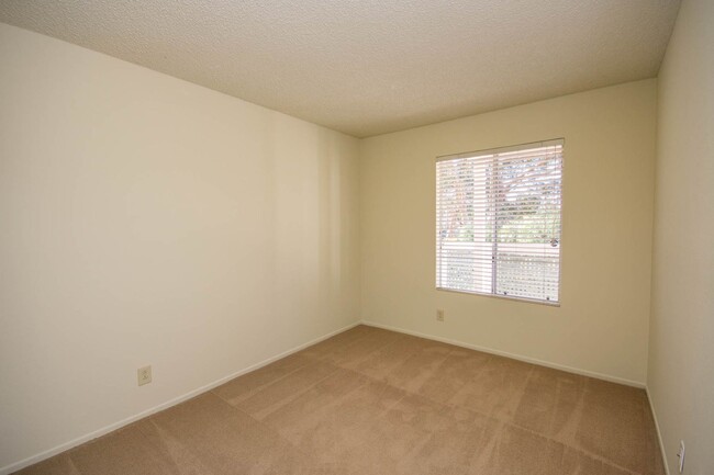 Building Photo - 3BR/2Bath Cozy home within Quail Ridge Com...