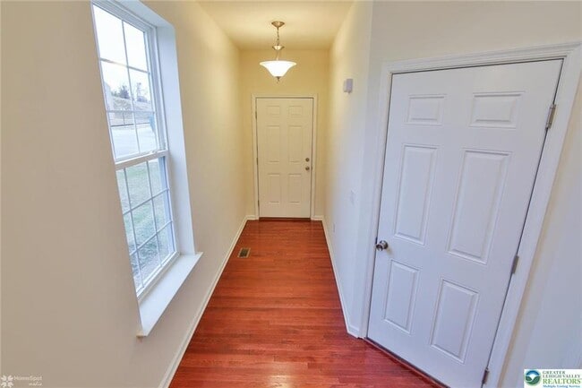 Building Photo - 1402 Caspian St