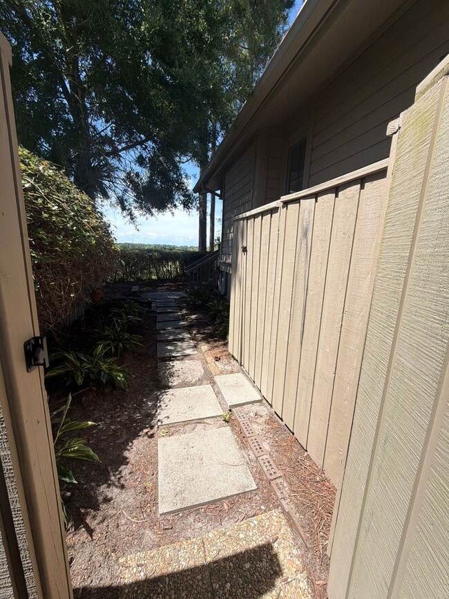 Building Photo - Beautiful Furnished Marsh Front Home - 6 mo Lease Term