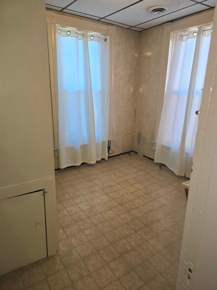 Building Photo - 2614 Broad Ave