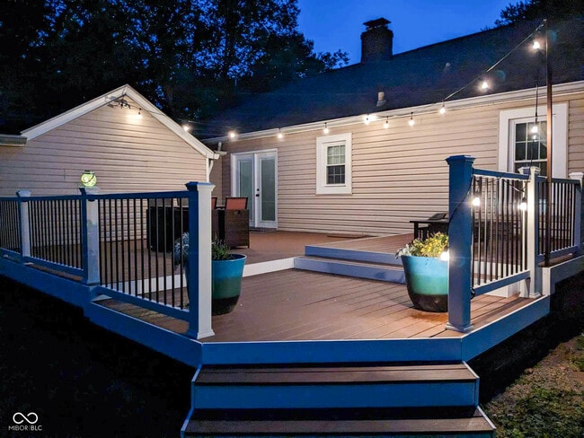 Building Photo - 5805 Norwaldo Ave