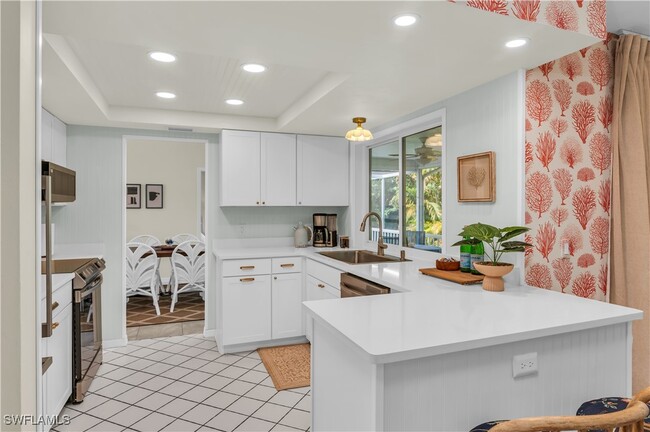 Building Photo - 288 Castaways St