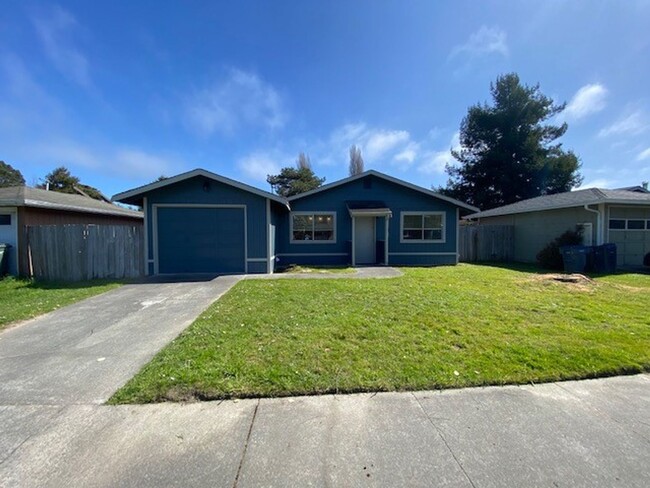 Building Photo - ARCATA! FULLY REMODELED 3 bedroom / 1.5 ba...