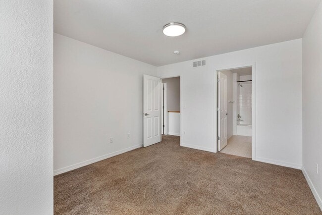 Building Photo - 5550 Corbett Dr