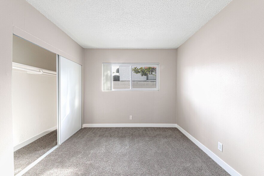 Building Photo - 147 S Magnolia Ave