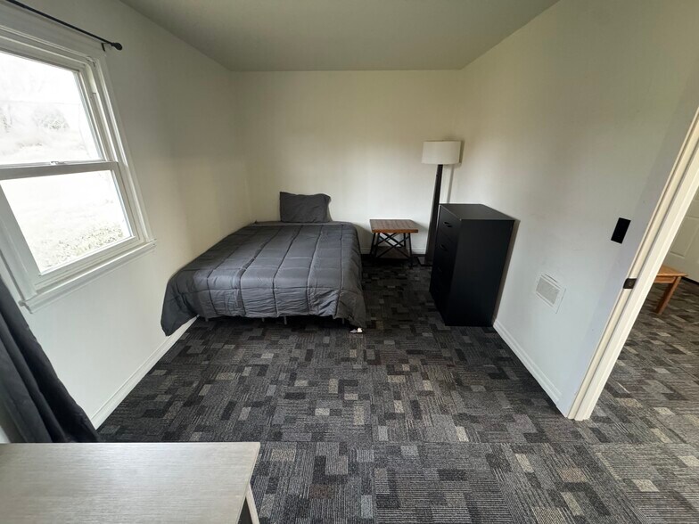 Building Photo - 3737 Sturgis Rd