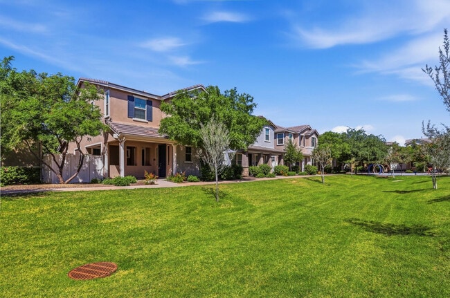 Building Photo - 2263 S Henry Ln