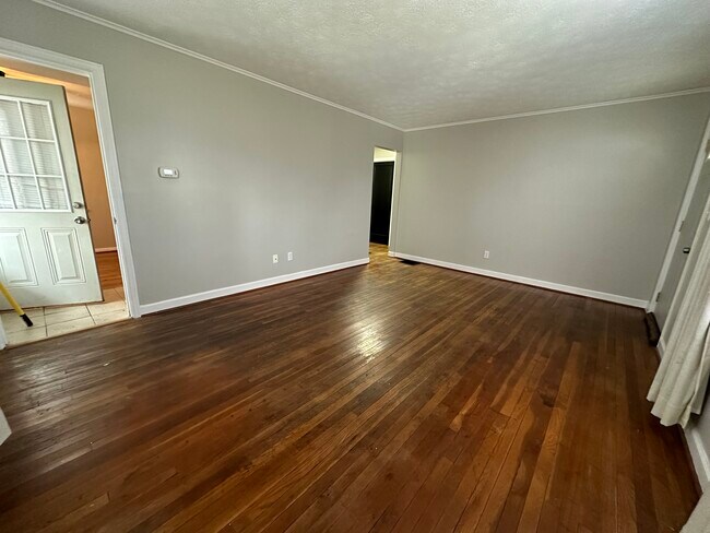 Building Photo - 1279 E N Broadway St