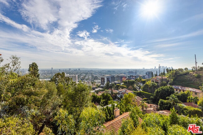 Building Photo - 8460 Harold Way