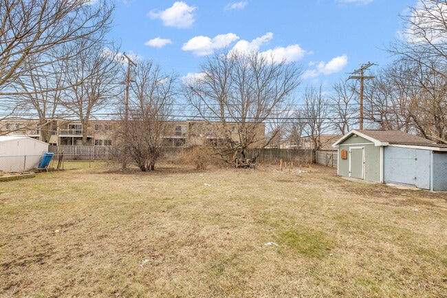 Building Photo - 3129 Prairie Ave