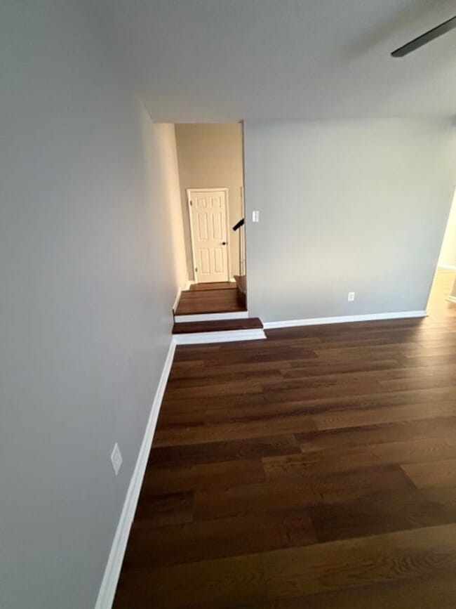 Building Photo - 142 Stoneridge Dr
