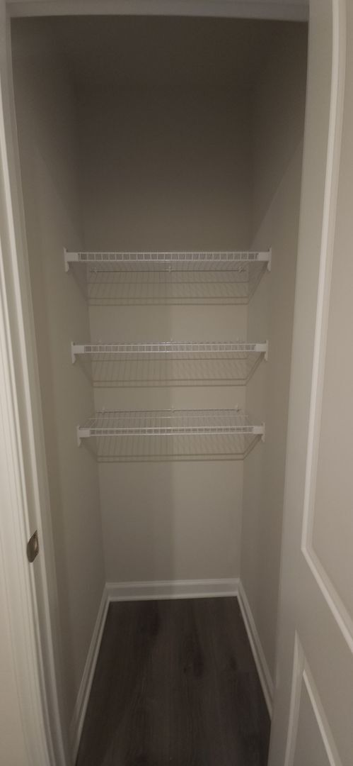 Building Photo - 3 BR Townhome in Arden Woods Townhomes