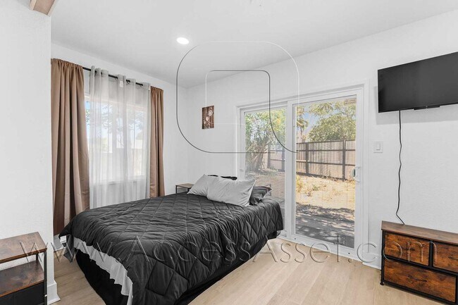 Building Photo - 434 Highland Ave