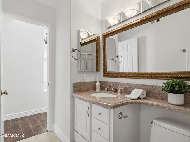 Building Photo - 1698 Ramona Dr