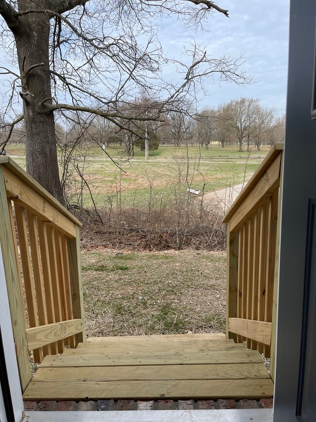 Building Photo - 955 C