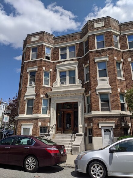 Building Photo - 15 Colborne Rd
