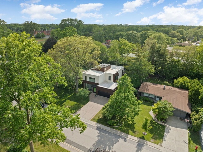 Building Photo - 920 Appletree Ln