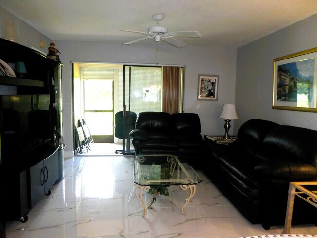 Building Photo - 4570 Lucerne Lakes Blvd E