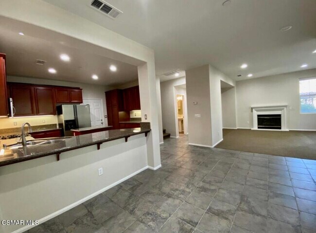 Building Photo - 129 Via Aldea