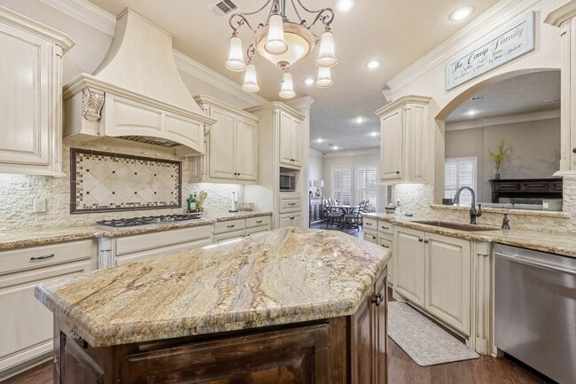 Building Photo - 6470 Claybourn Dr