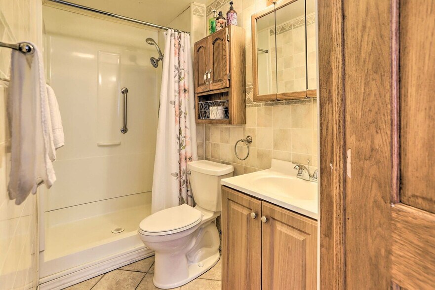 Building Photo - 6851 Nebraska Ave