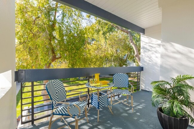 Building Photo - 1025 Shell Blvd