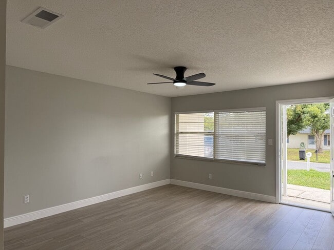 Building Photo - Completely Remodeled